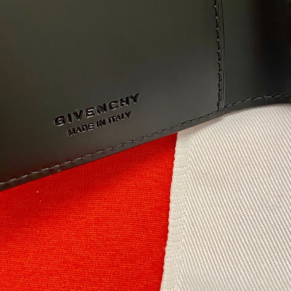 Givenchy wallet - Picture 3 of 4